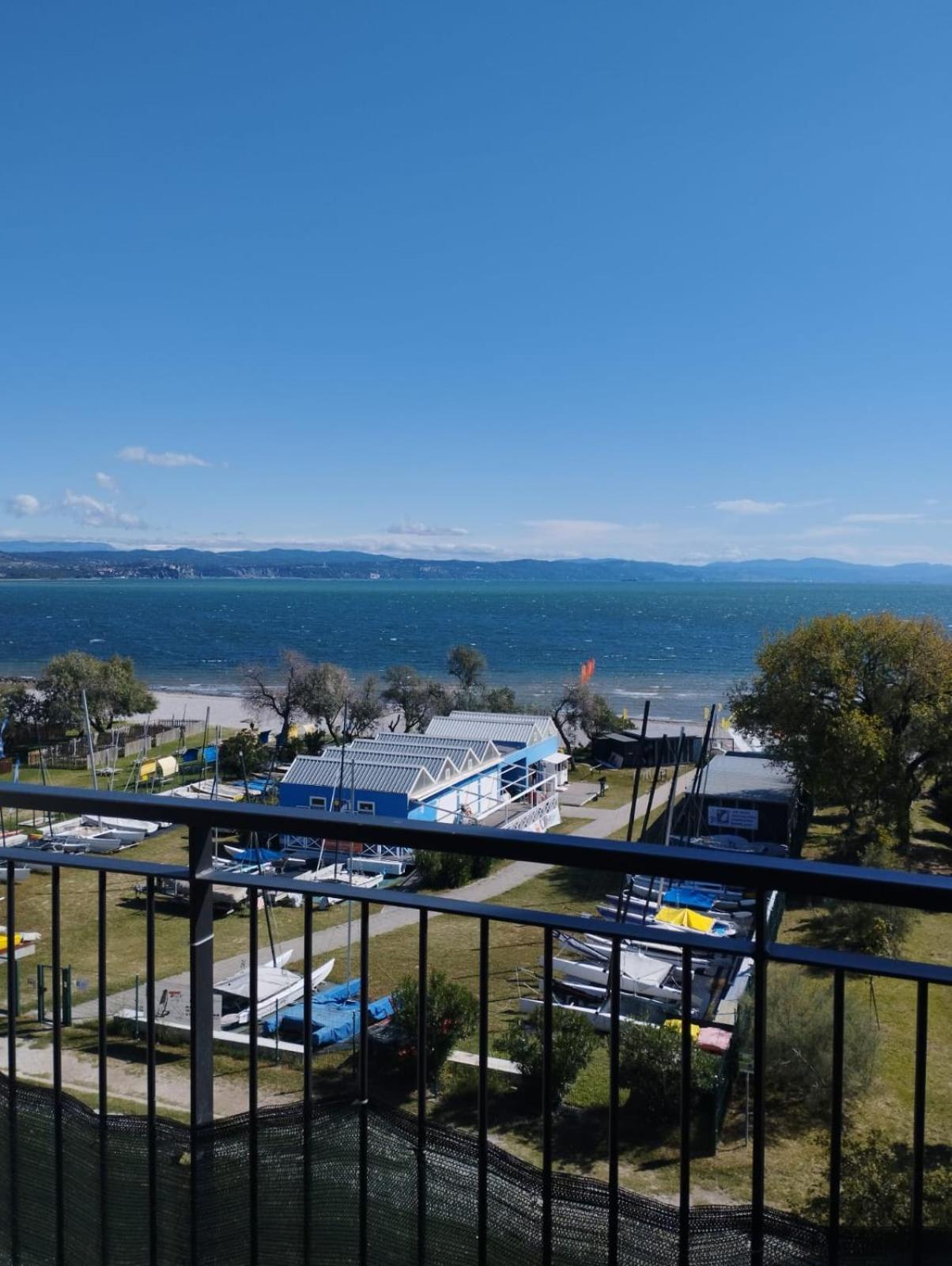 Appartamento Luxury Vista Mare Per 6 Persone A مارينا جوليا المظهر الخارجي الصورة